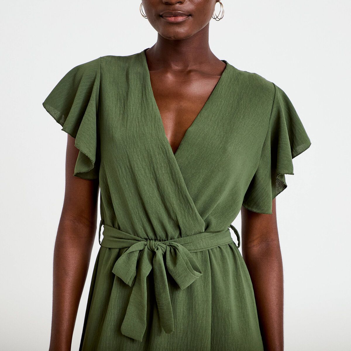 Robe longue &eacute;vas&eacute;e manches courtes vert kaki femme