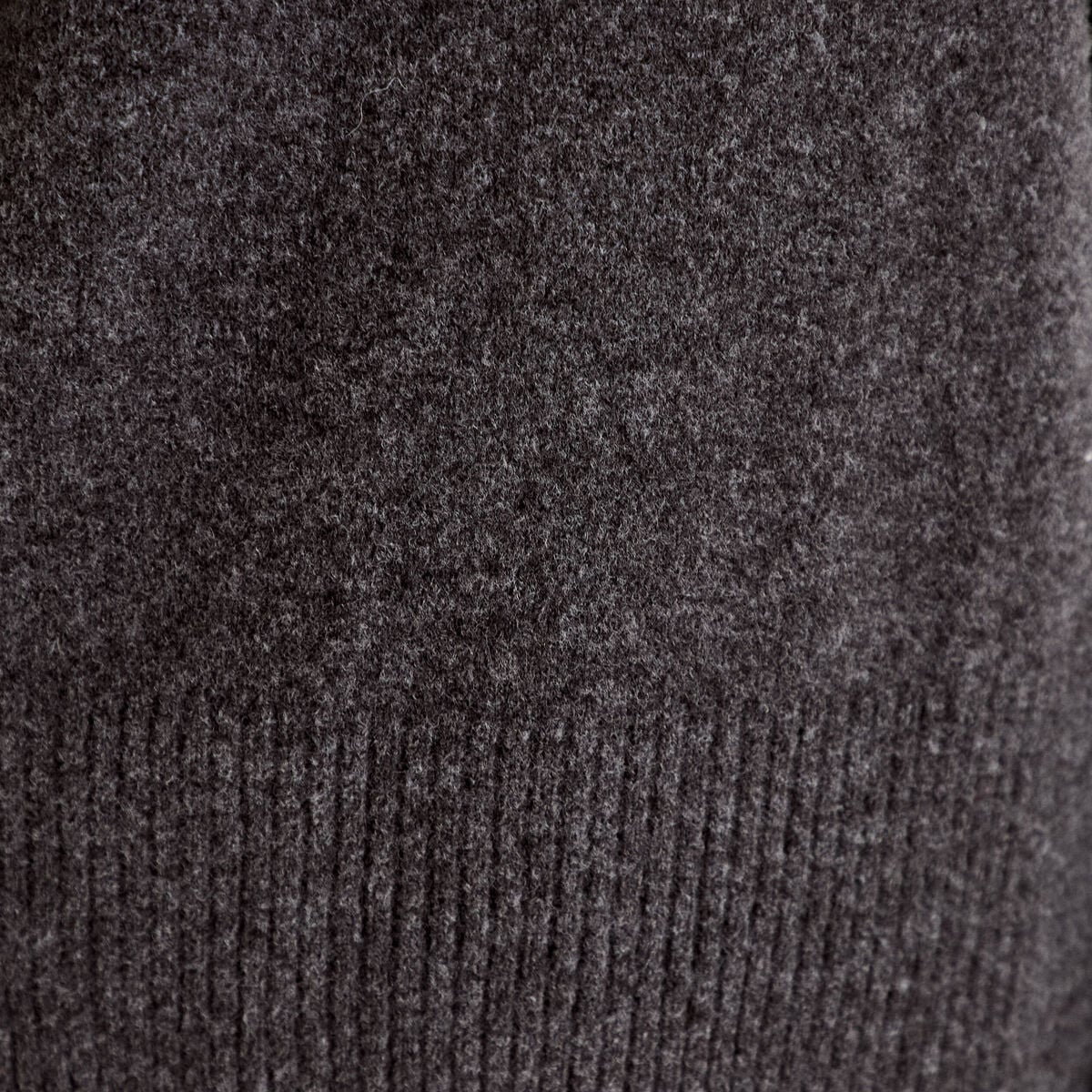 Pull col roul&eacute; manches longues gris femme