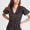 Robe courte évasée col v manches courtes noir femme