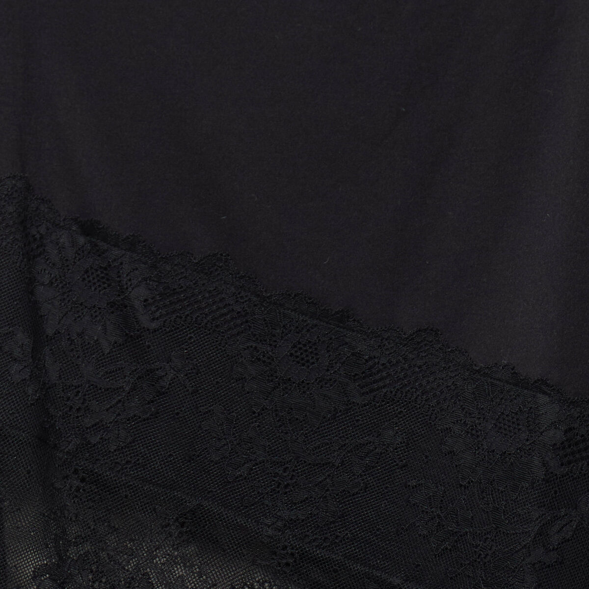 Top ajust&eacute; manches longues noir femme