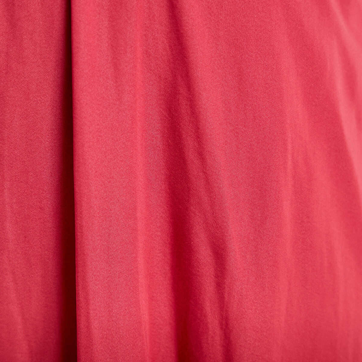 Robe longue &eacute;vas&eacute;e col v satin&eacute;e rose framboise femme