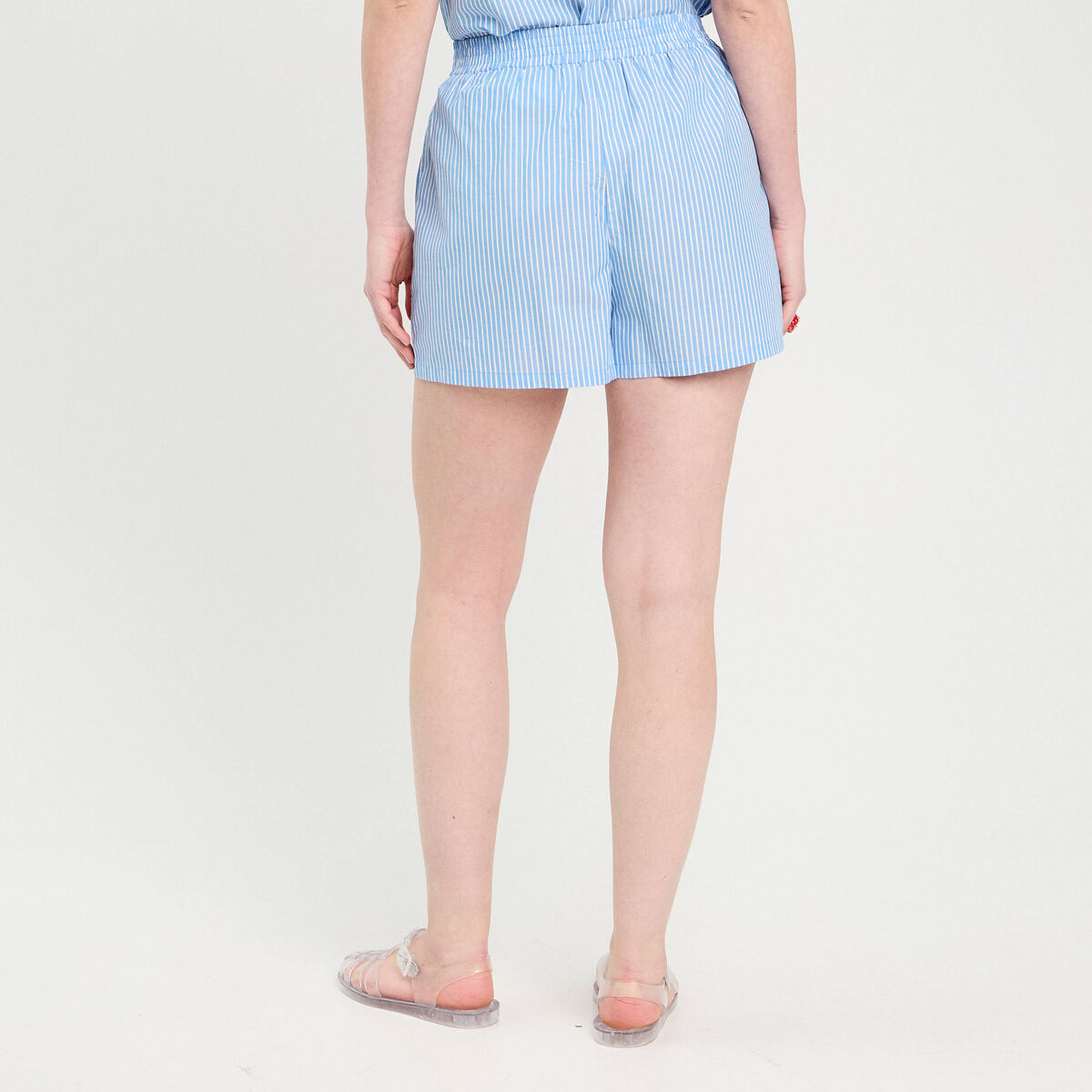 Short droit bleu femme