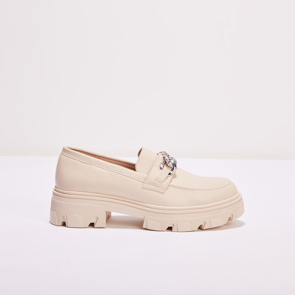 Mocassins crantés avec chaînes sable femme