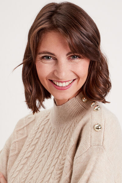 Pull col montant avec torsades sable femme