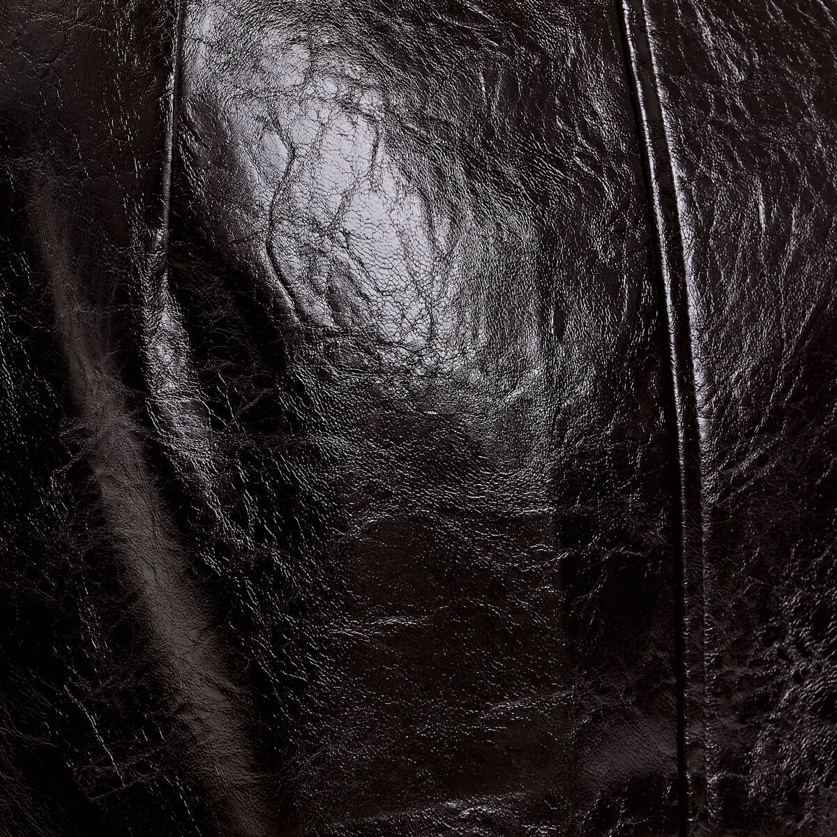 Jupe droite courte en similicuir noir femme