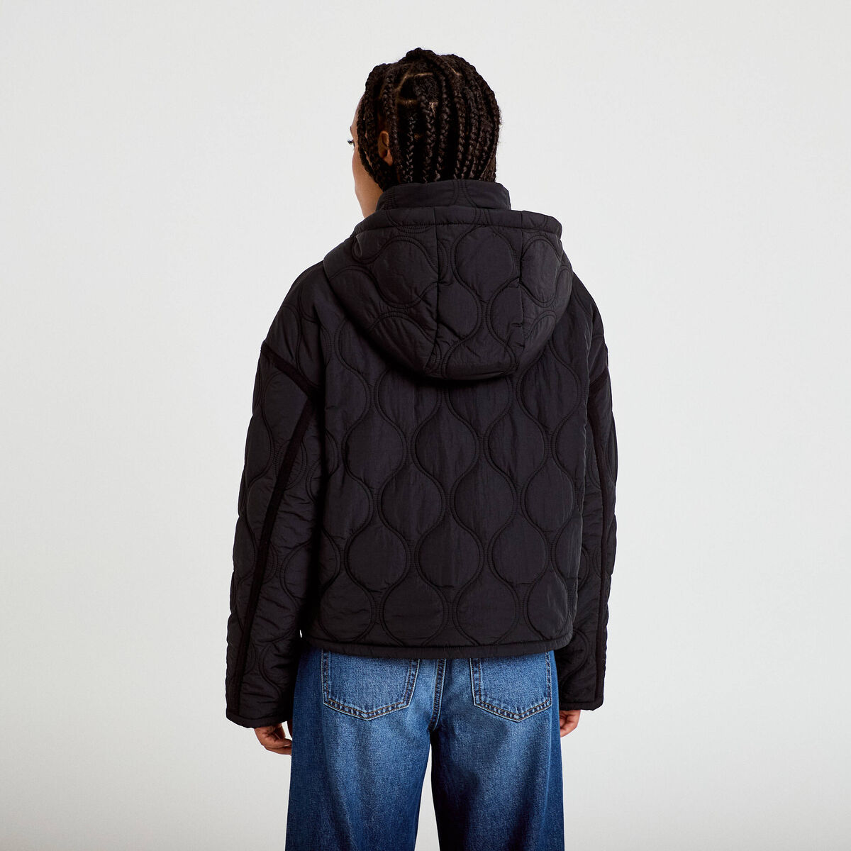 Veste droite &agrave; capuche manches longues noir femme