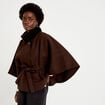Poncho en fausse fourrure marron fonc&eacute; femme