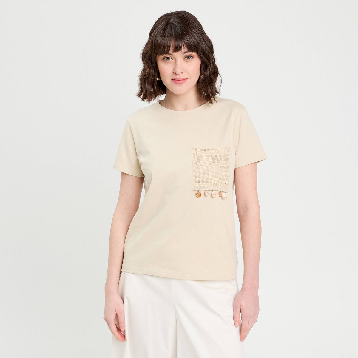T-shirt poche détails bijoux beige femme
