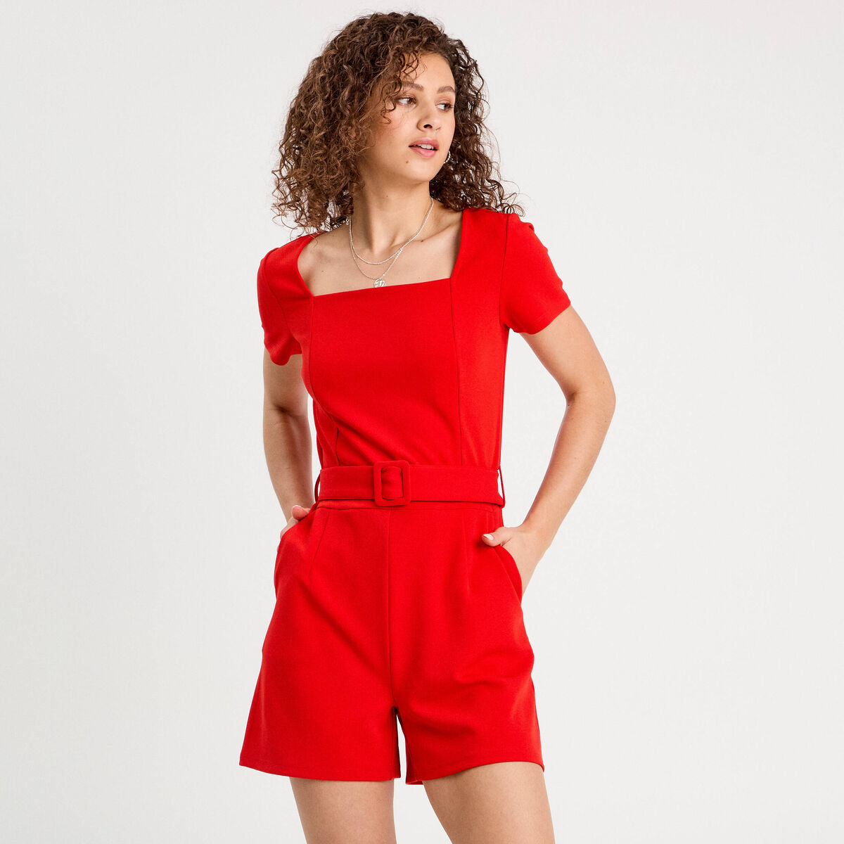 Combishort ceinturée rouge femme