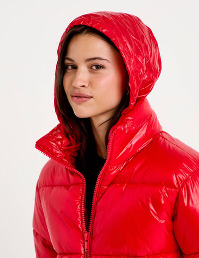 Doudoune col montant bas resserr&eacute; rouge femme