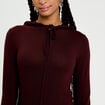 Pull &agrave; capuche rouge fonc&eacute; femme