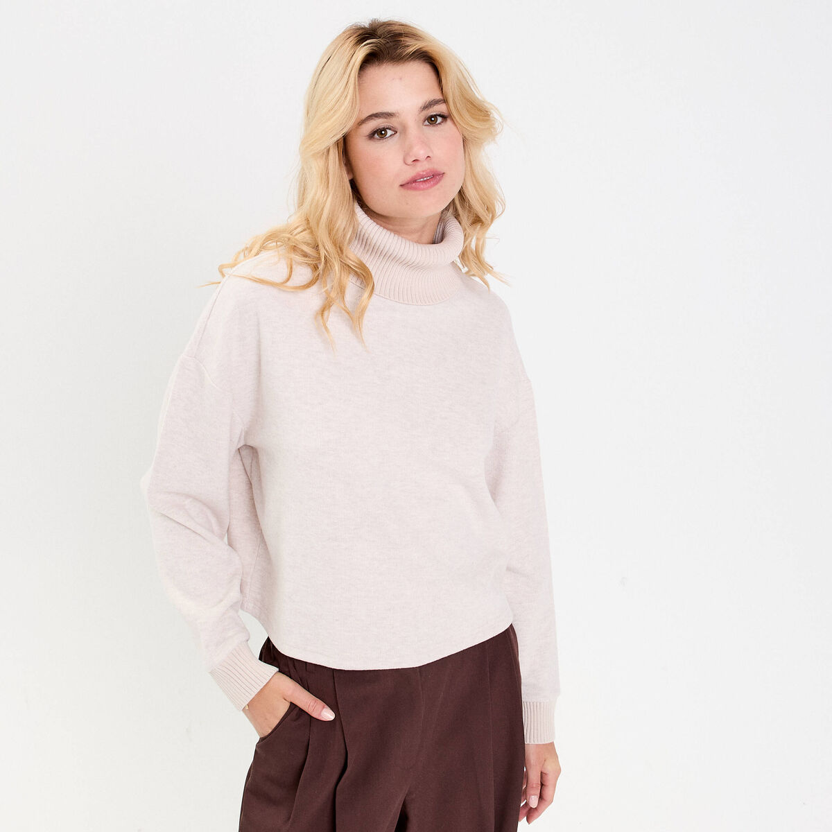Sweat col roul&eacute; manches longues sable femme