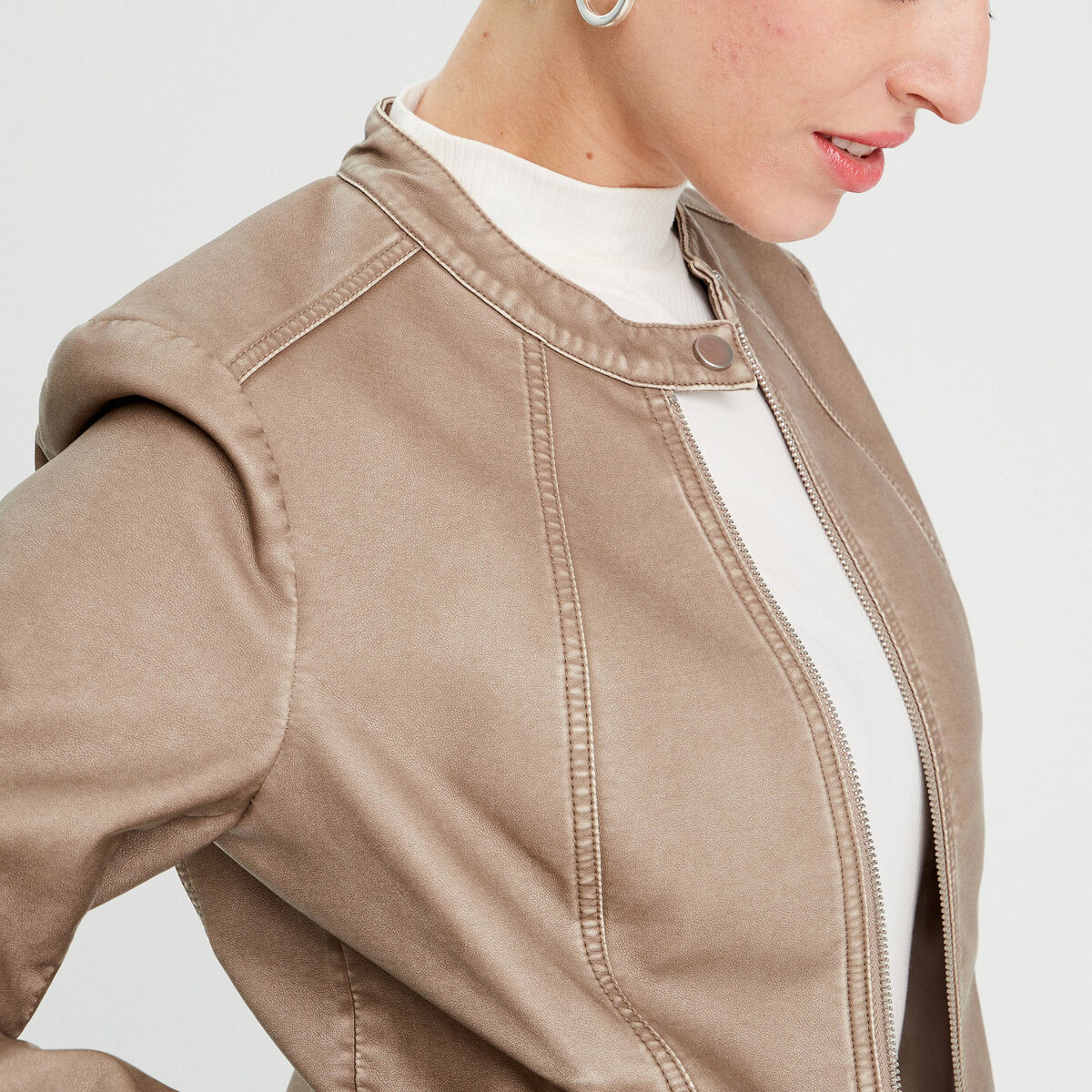 Veste ajustée simili cuir sable femme