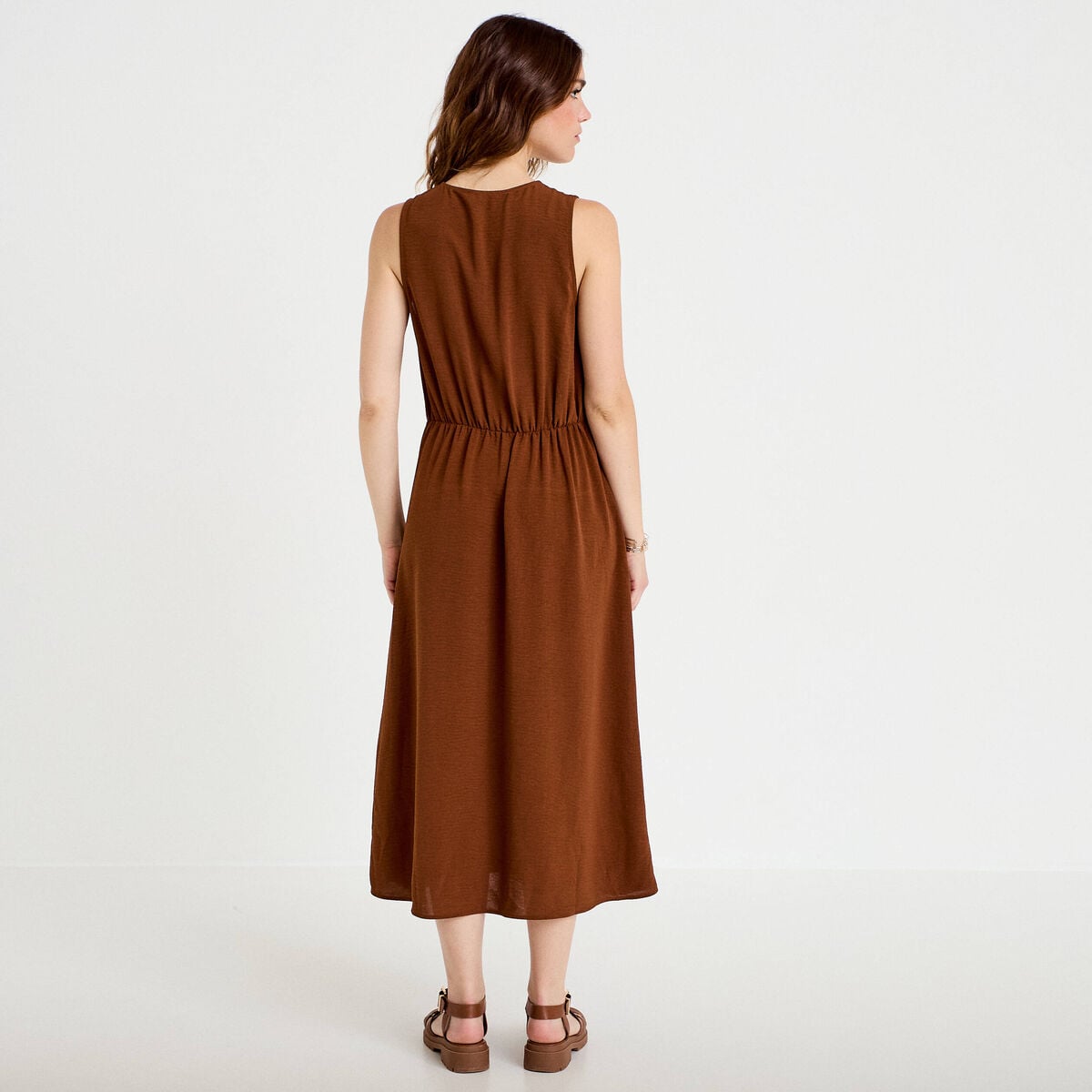 Robe droite 3/4 sans manches col v marron femme