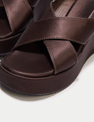 Sandales &agrave; talon effet satin&eacute; bordeaux femme