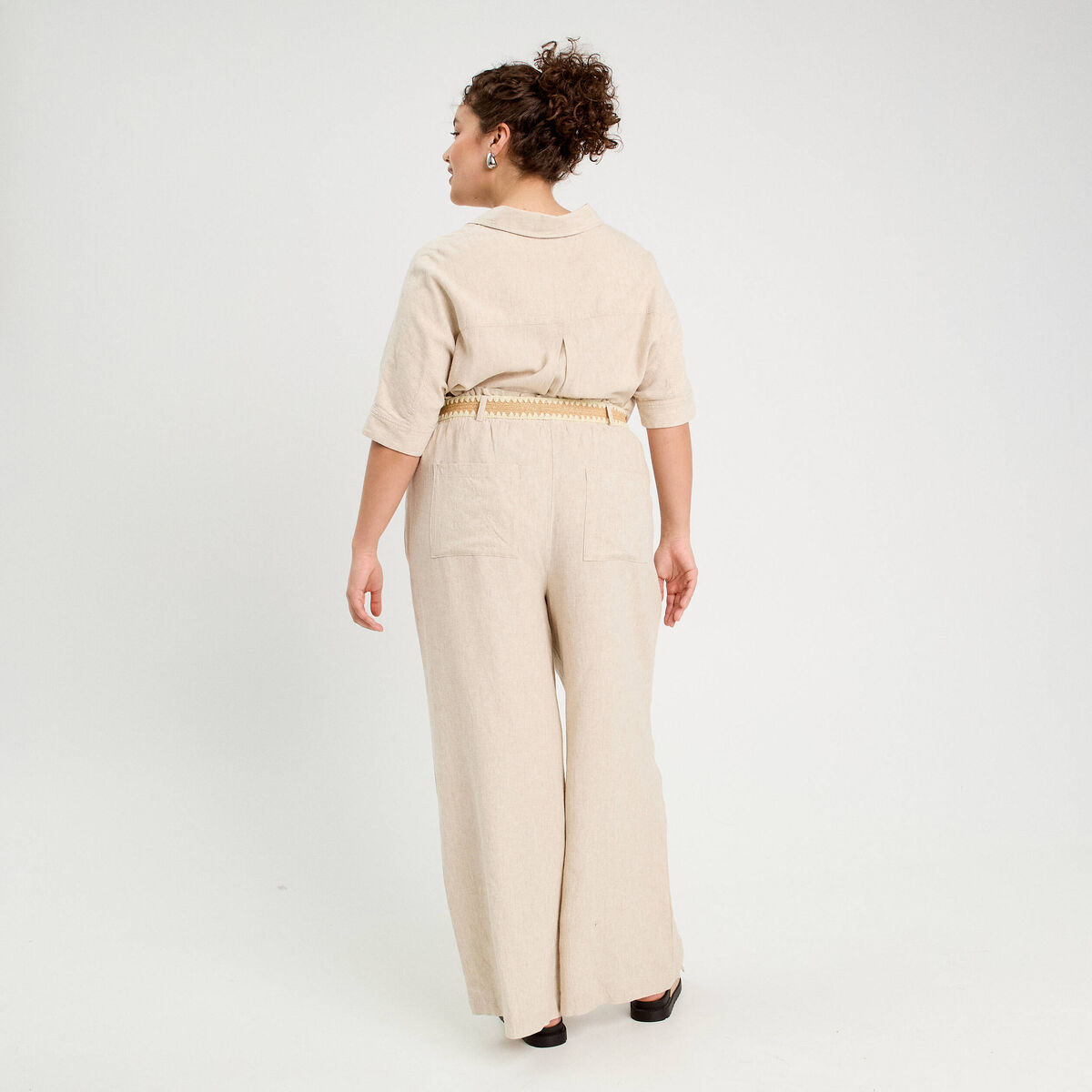 Pantalon large ceinturé contenant du lin beige femme