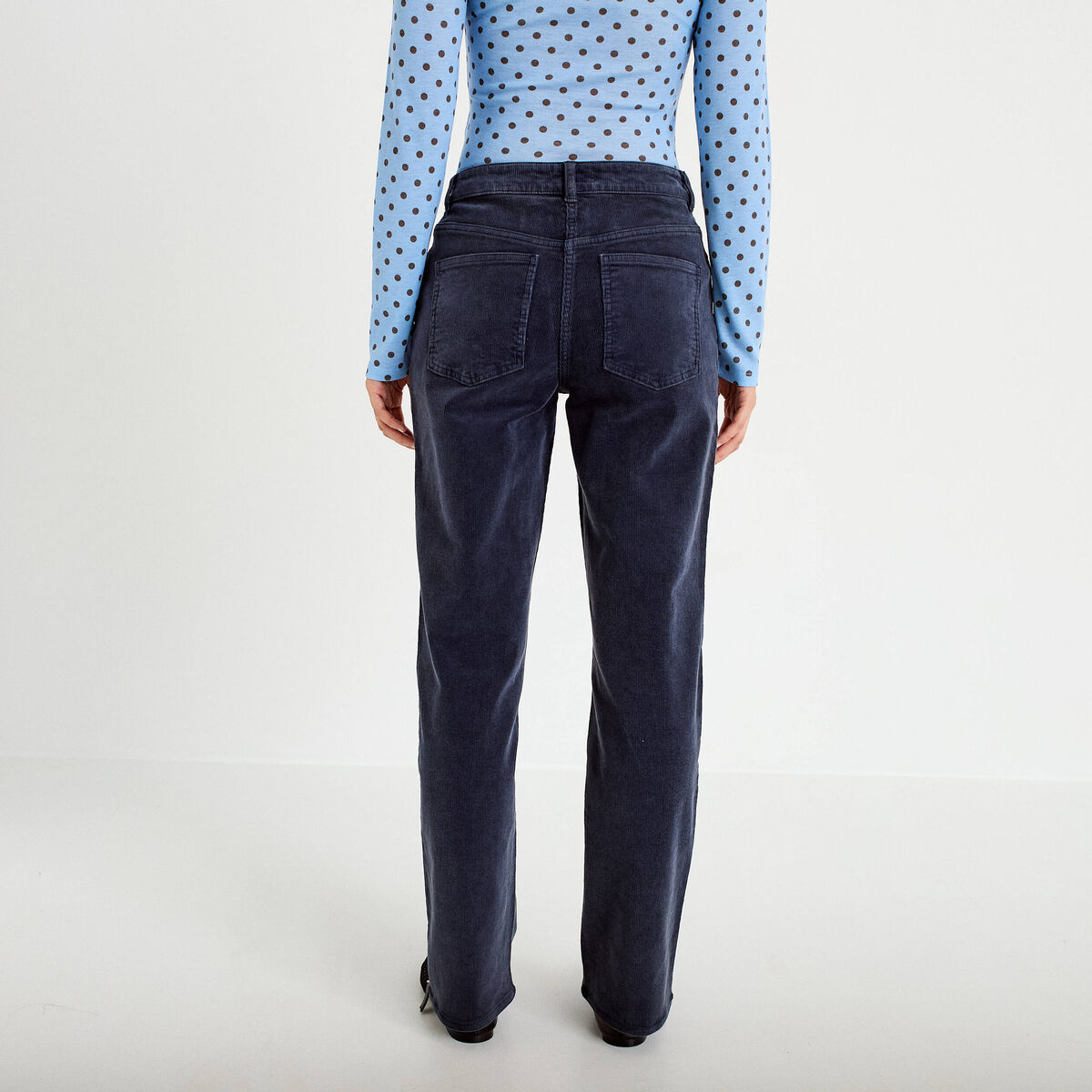 Pantalon droit en velours bleu marine femme