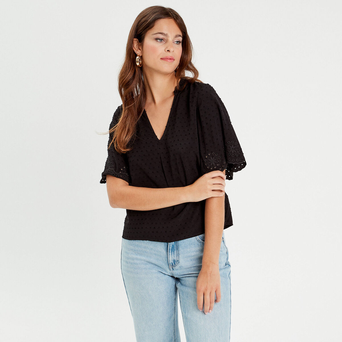 Blouse manches courtes brodée noir femme
