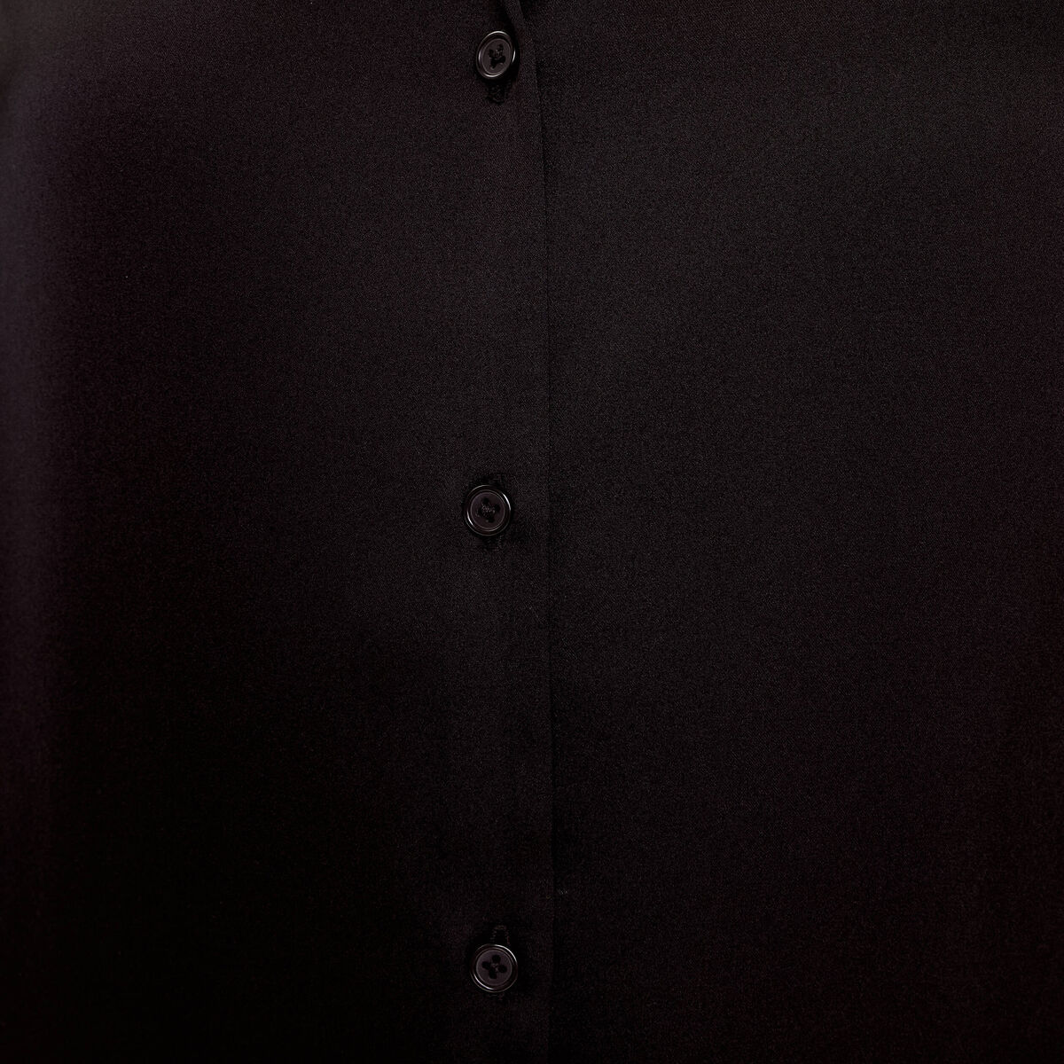Chemise satin&eacute;e noir femme