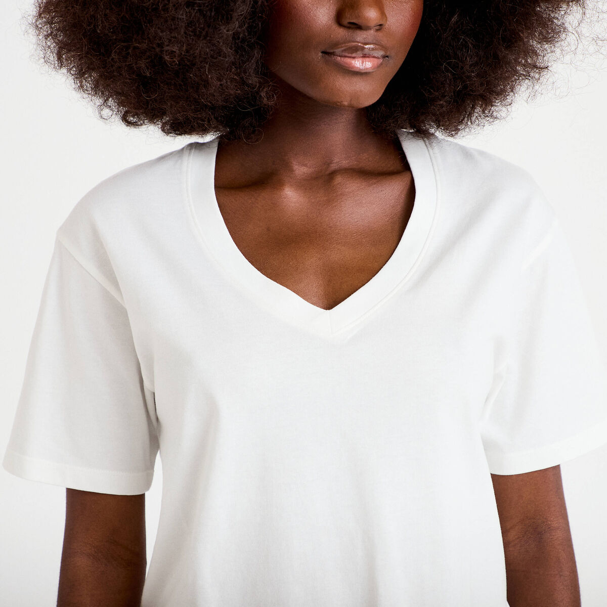 T-shirt col v manches courtes ecru femme