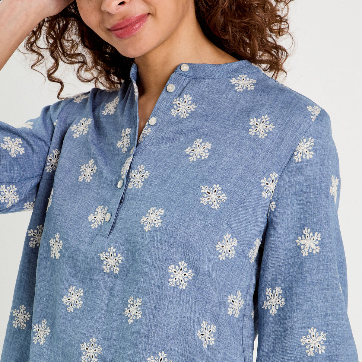 Blouse manches 3/4 brod&eacute;e bleu femme