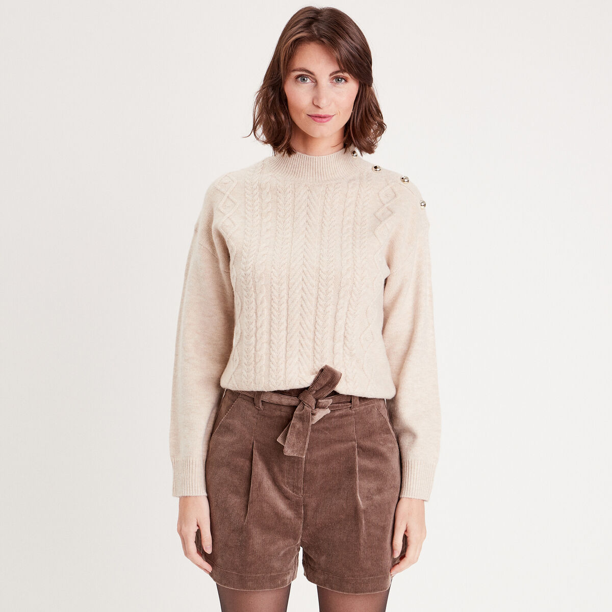 Pull col montant avec torsades sable femme