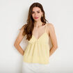 Top fines bretelles avec studs jaune pastel femme