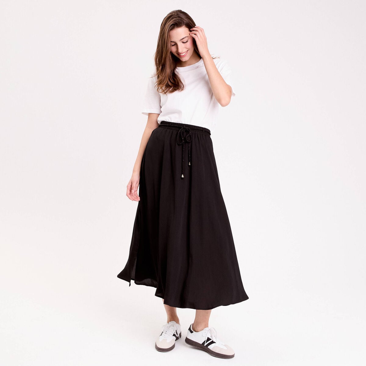Jupe longue &eacute;vas&eacute;e satin noir femme