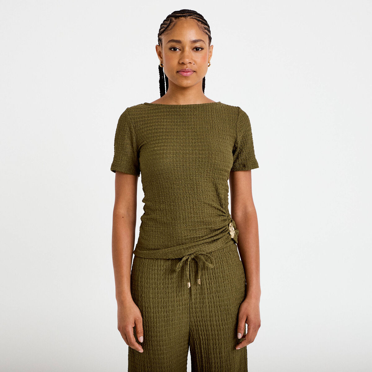 T-shirt col rond manches courtes bijou vert kaki femme
