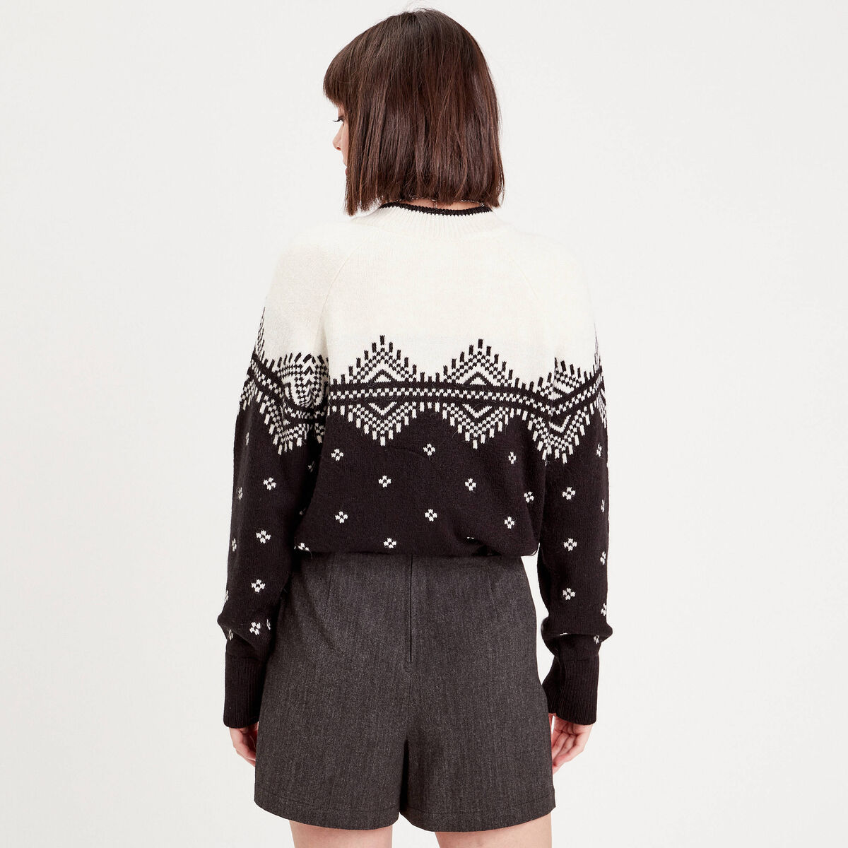 Pull manches longues col rond noir femme