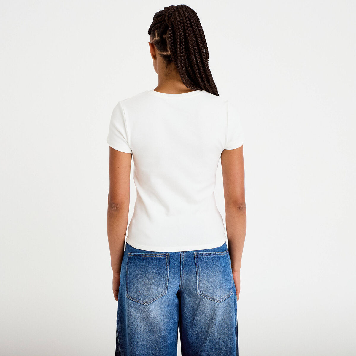 T-shirt cintr&eacute; col rond manches courtes ecru femme