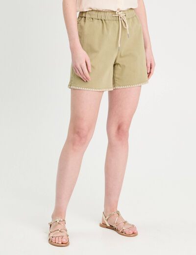 Short droit détails brodés vert kaki femme