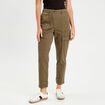 Pantalon cargo bas resserré vert foncé femme