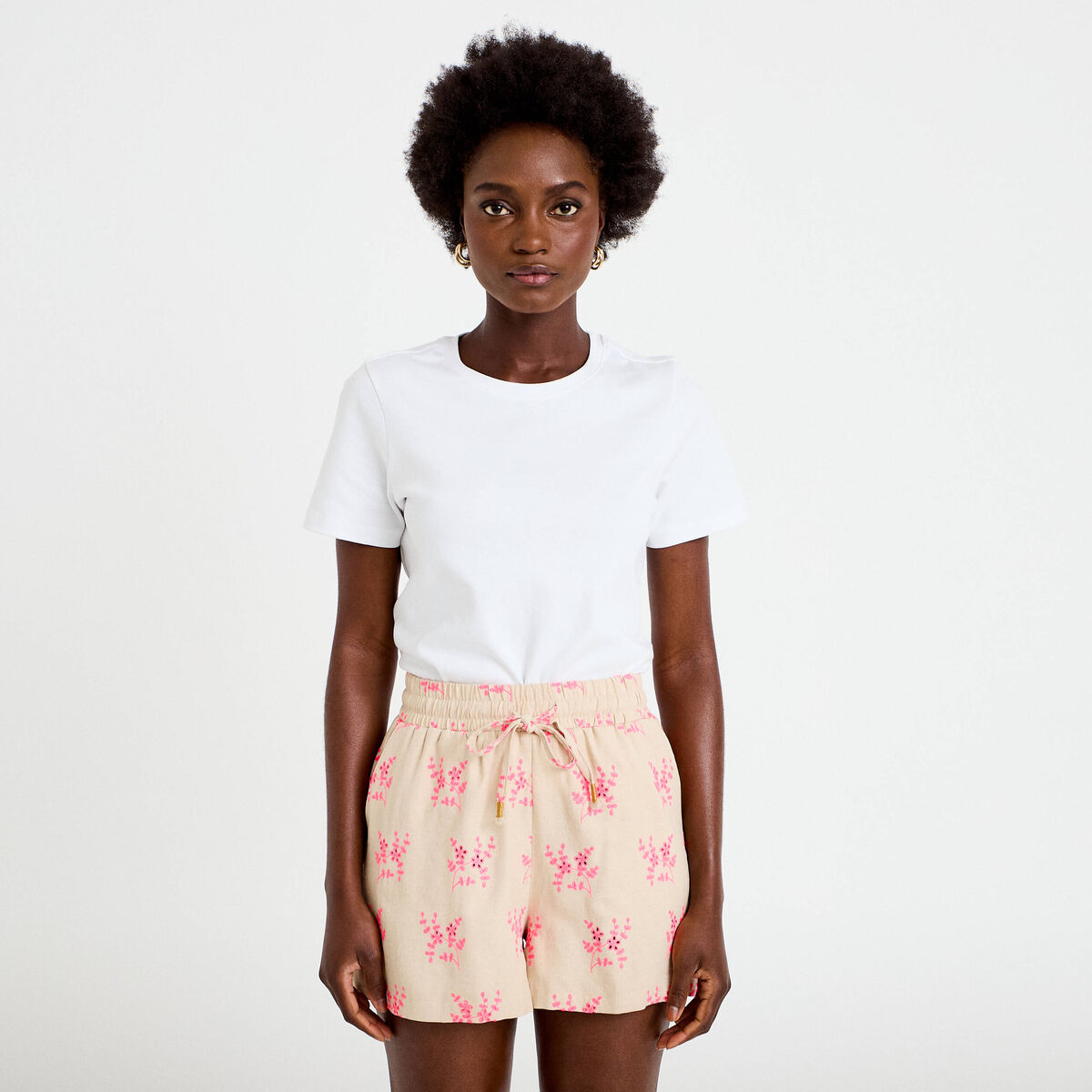 Short flare avec broderie rose femme