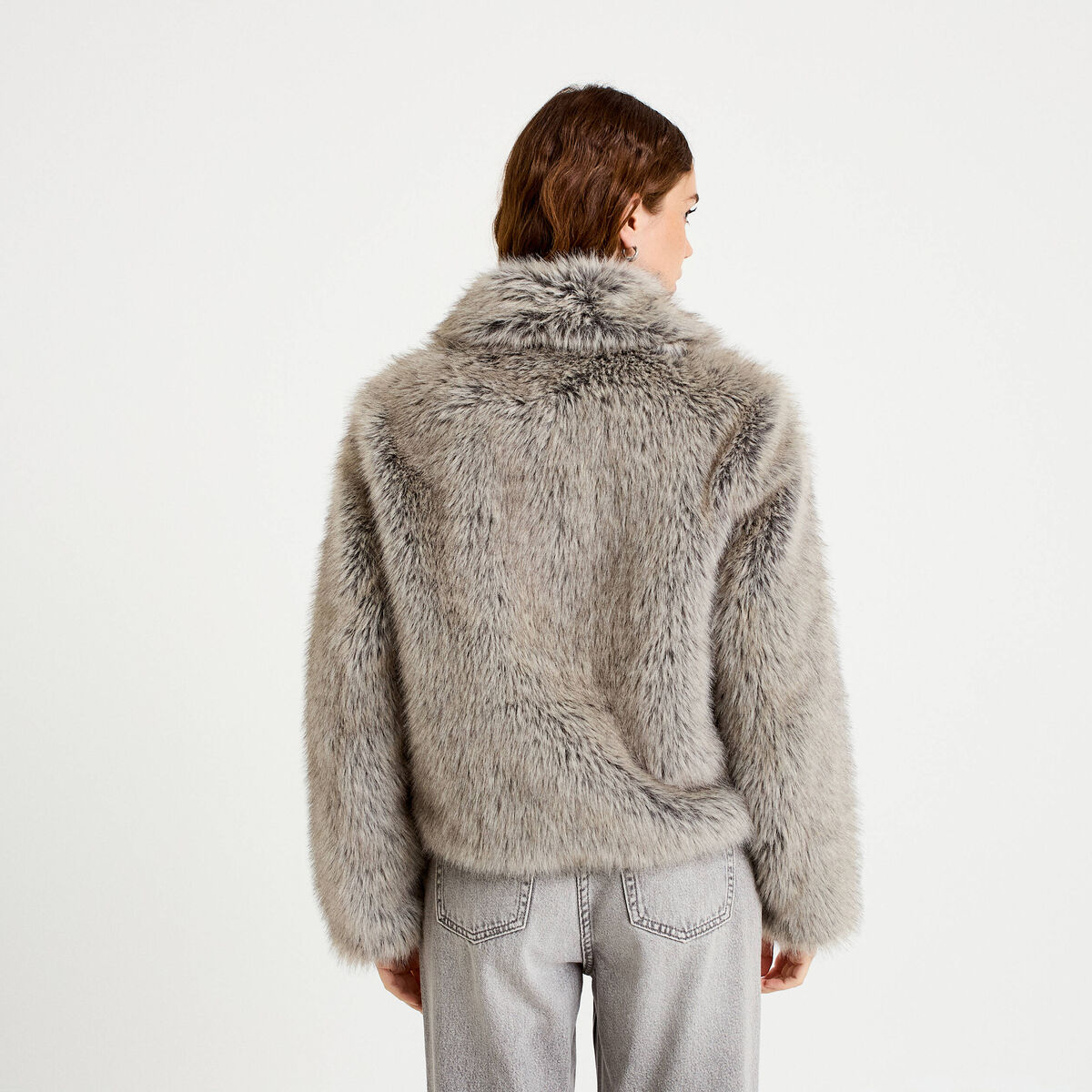 Veste courte en fausse fourrure gris clair femme