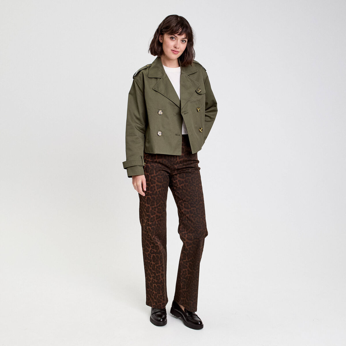 Trench court boutonné vert kaki femme