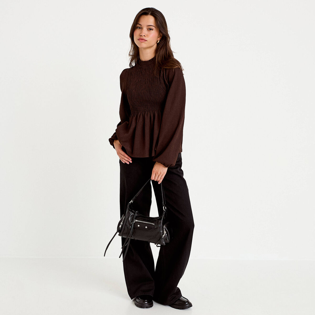 Blouse droite manches longues pliss&eacute;e marron fonc&eacute; femme