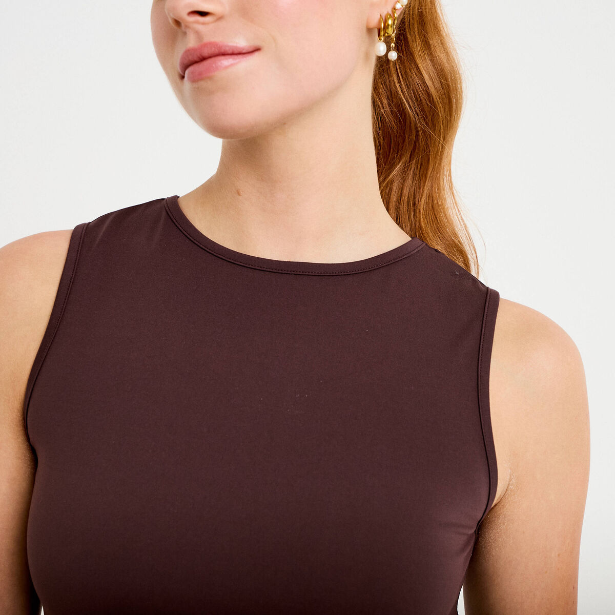 D&eacute;bardeur col rond activewear marron fonc&eacute; femme