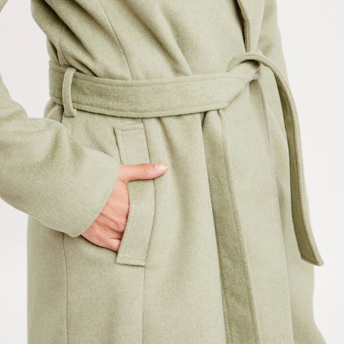 Manteau long droit ceintur&eacute; vert kaki femme