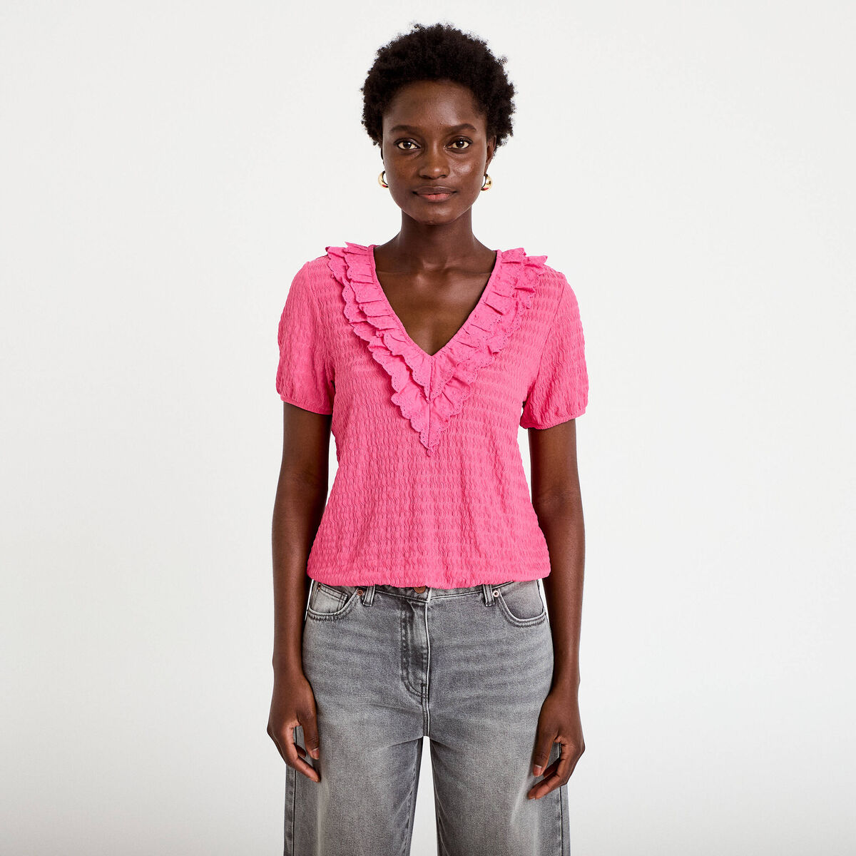 Blouse pliss&eacute;e col v manches courtes rose fushia femme