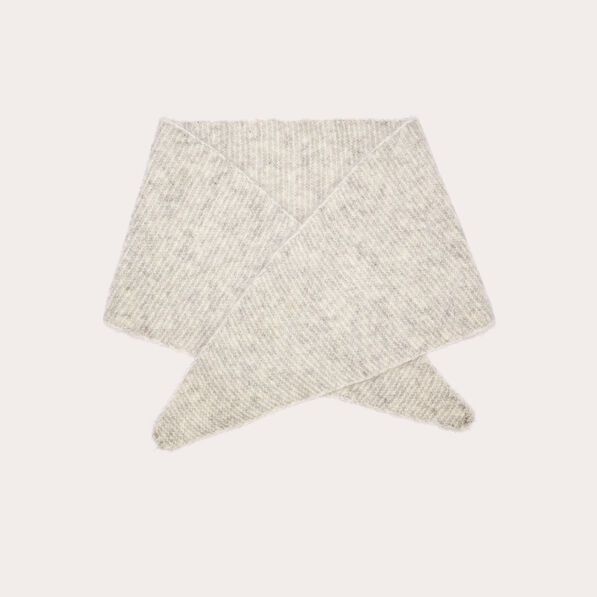 echarpe tricotee gris clair femme Écharpe tricotée gris clair femme