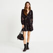 Robe courte &eacute;vas&eacute;e col v manches longues noir femme