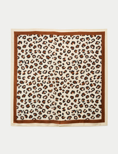 Foulard effet satin&eacute; ecru femme