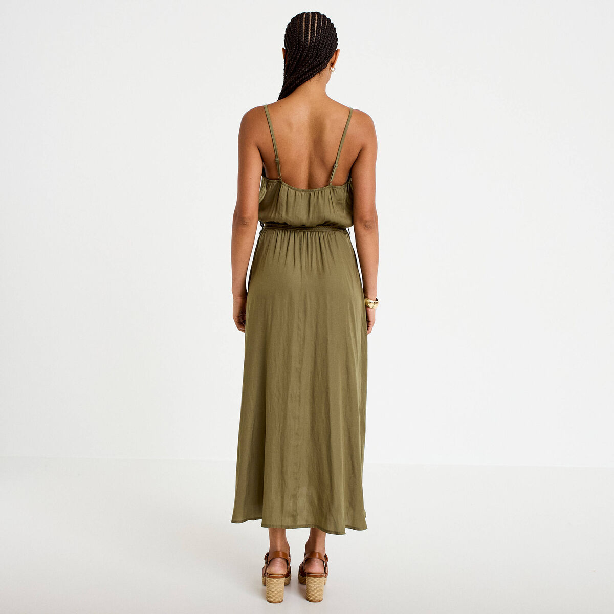 Robe longue &eacute;vas&eacute;e col v bretelles vert kaki femme