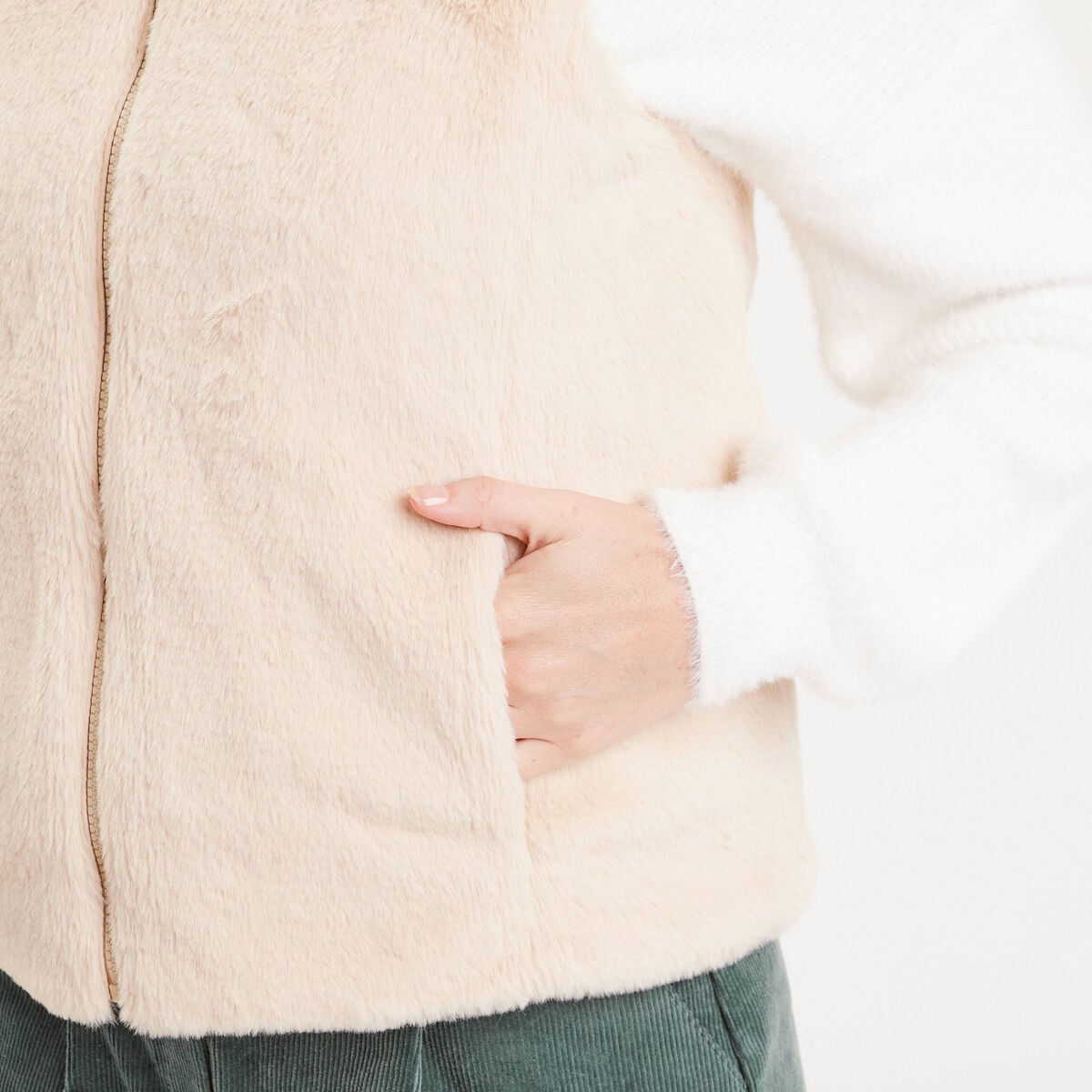 Veste sans manches fermeture zipp&eacute;e ivoire femme