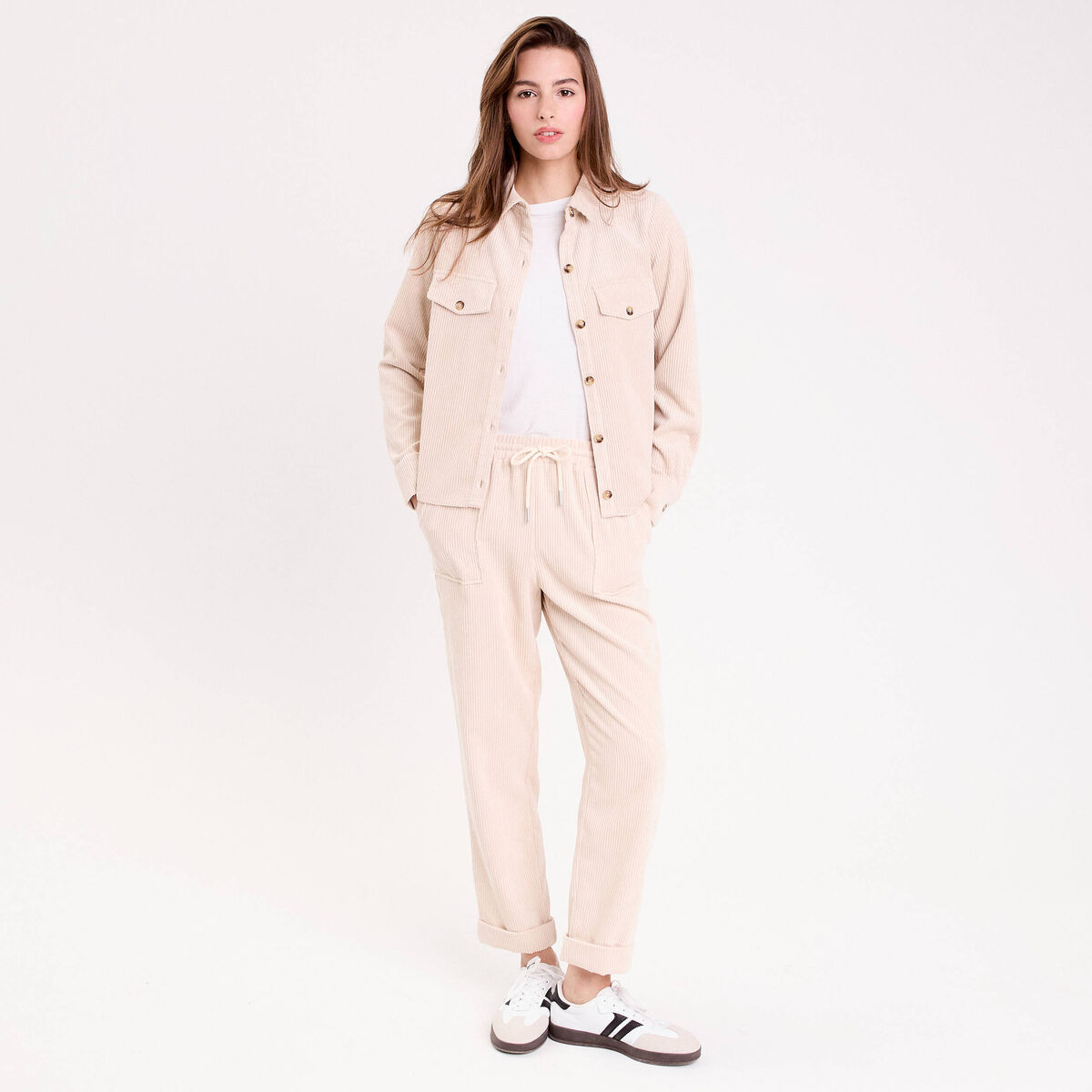 Chemise velours c&ocirc;tel&eacute; sable femme