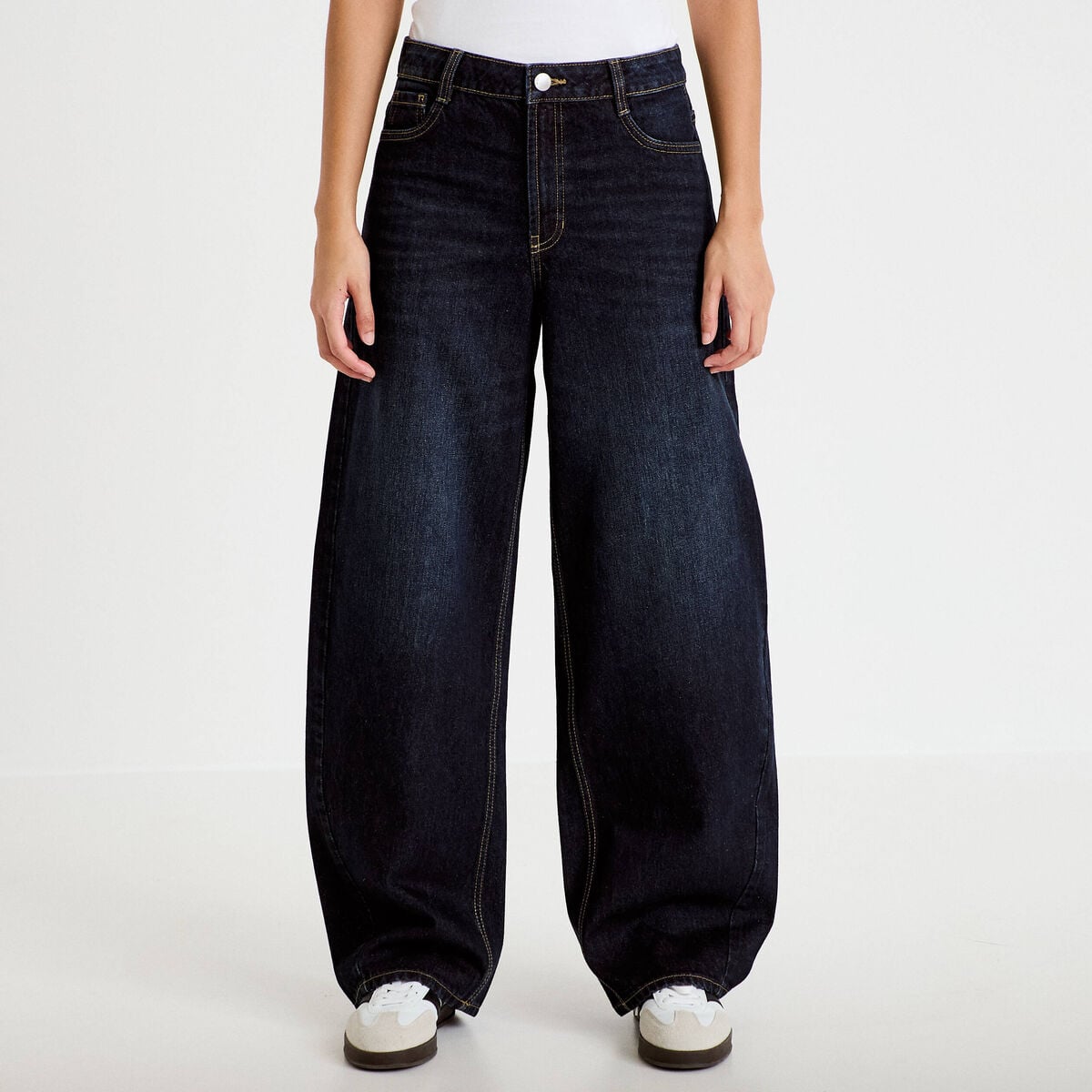 Jean coupe large denim brut femme