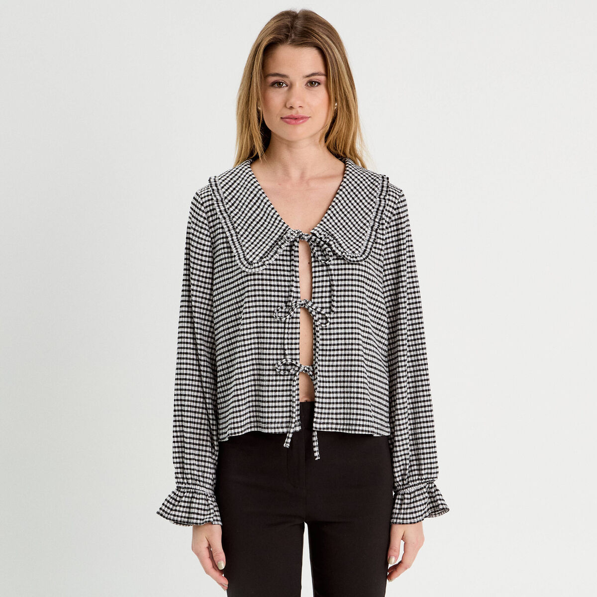 Blouse col claudine et noeuds blanc femme