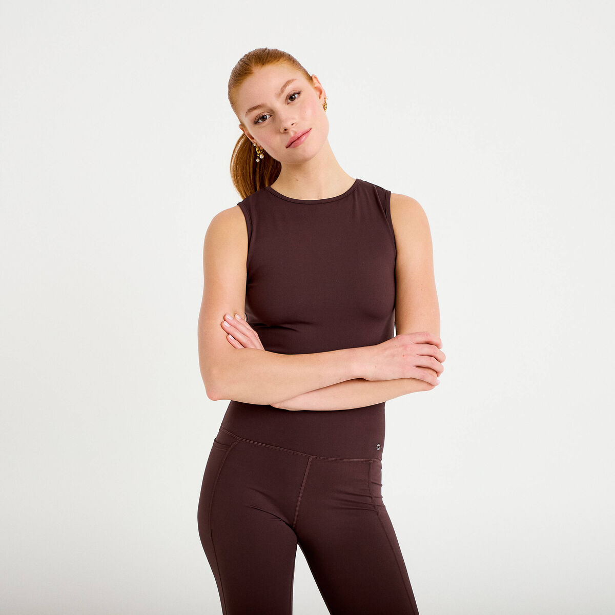 D&eacute;bardeur col rond activewear marron fonc&eacute; femme