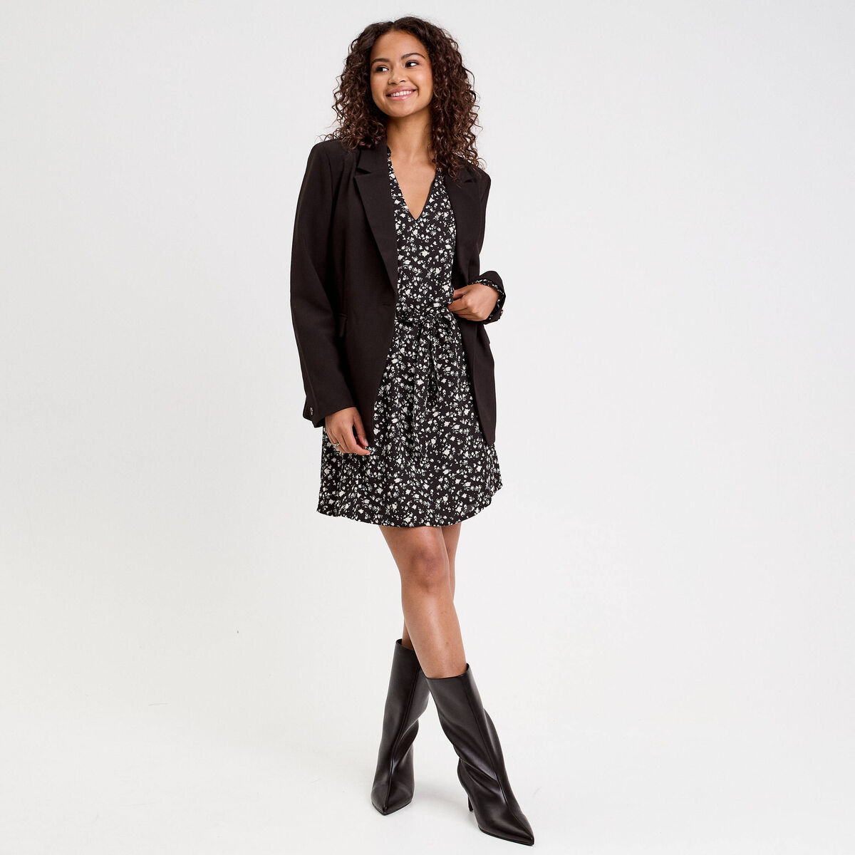 Robe droite ceintur&eacute;e blanc femme